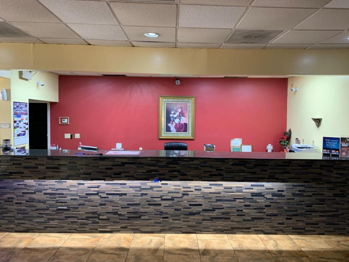 Americas Best Value Inn Forest Exterior photo